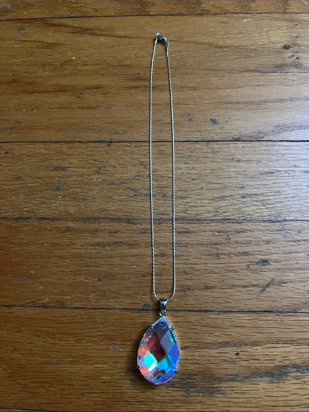 Tear drop shape opalescent necklace - Picture 5 of 6